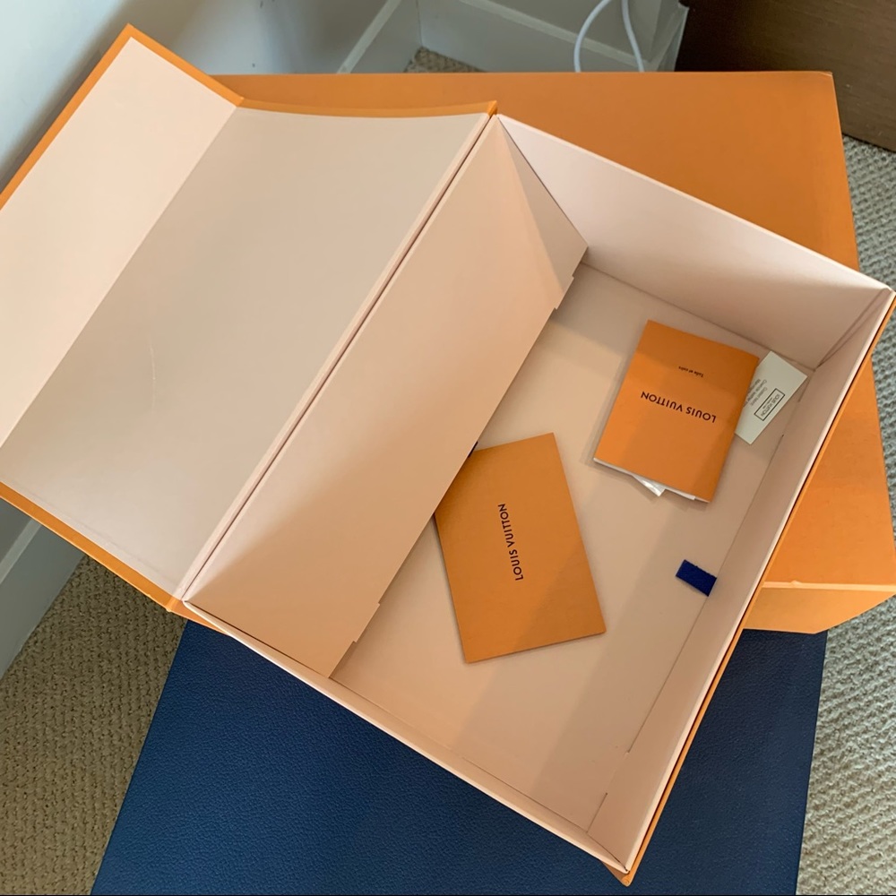 Large Louis Vuitton Box - Picture 4 of 7